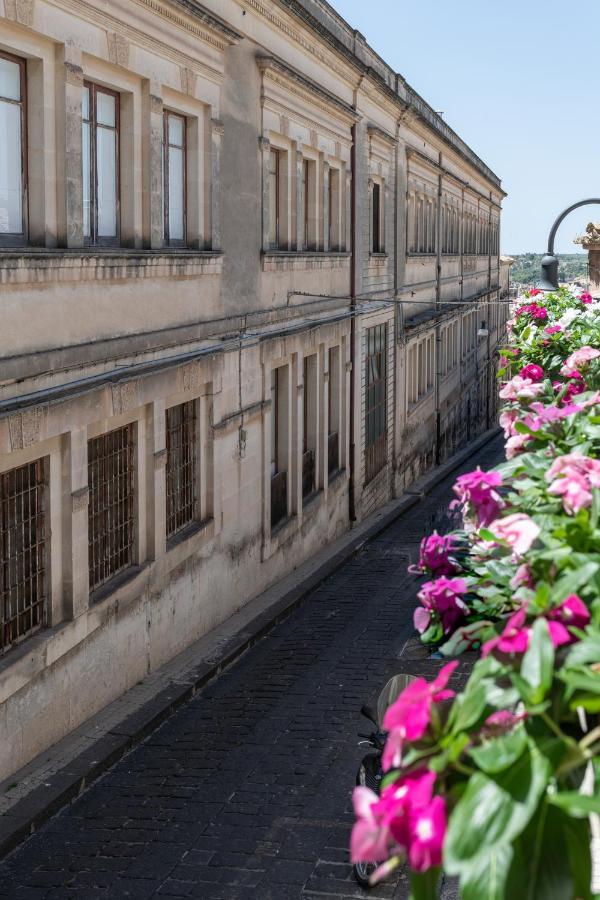 A Calata Noto Exterior foto