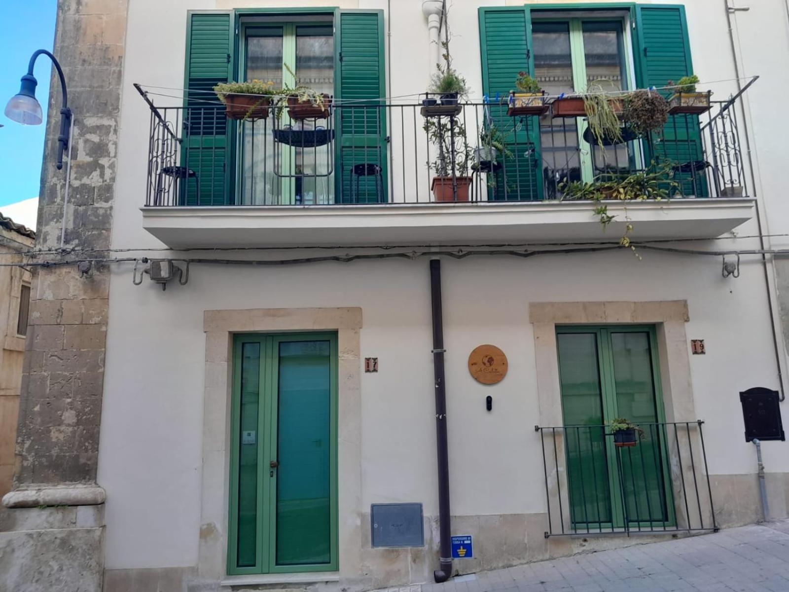 A Calata Noto Exterior foto